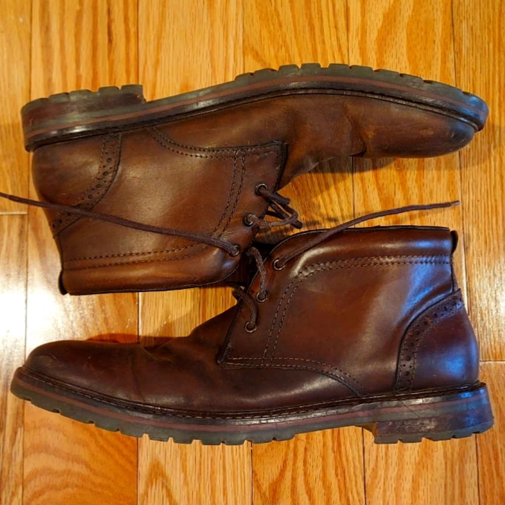 Florsheim Fenway Chukka boots 10.  Reasonable offers considered.